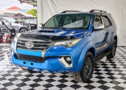 
2005 TOYOTA FORTUNER 3.0 4WD AT Blue full									