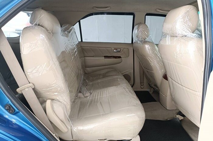 
2005 TOYOTA FORTUNER 3.0 4WD AT Blue full									