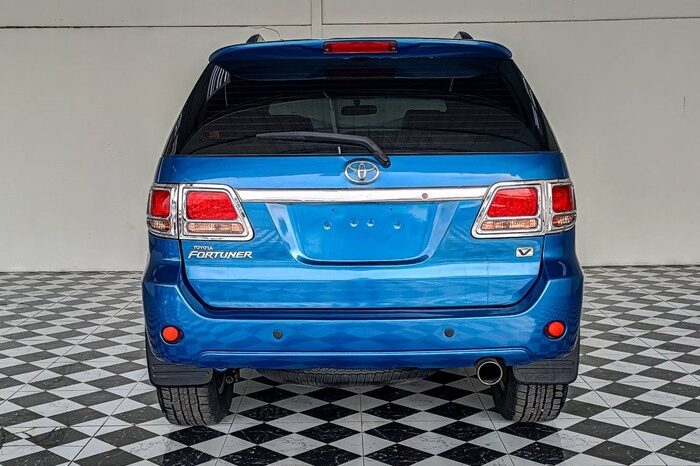 
2005 TOYOTA FORTUNER 3.0 4WD AT Blue full									