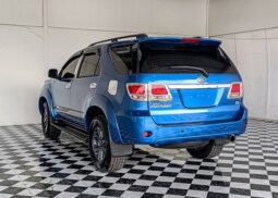 
2005 TOYOTA FORTUNER 3.0 4WD AT Blue full									