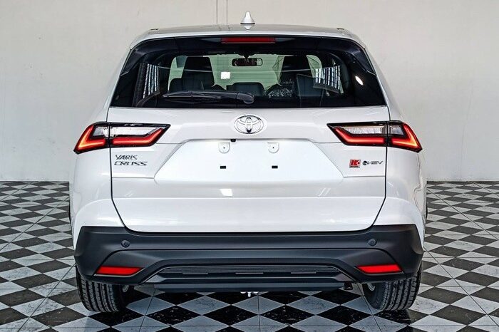 
BRAND NEW YARIS CROSS LUXURY 2025 full									