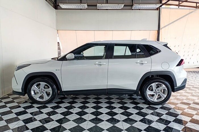 
BRAND NEW YARIS CROSS LUXURY 2025 full									