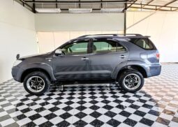 
2005 TOYOTA FORTUNER 2.7 4WD AT Dark Gray full									