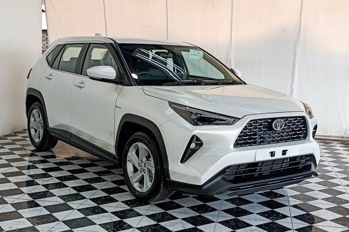 
BRAND NEW YARIS CROSS LUXURY 2025 full									