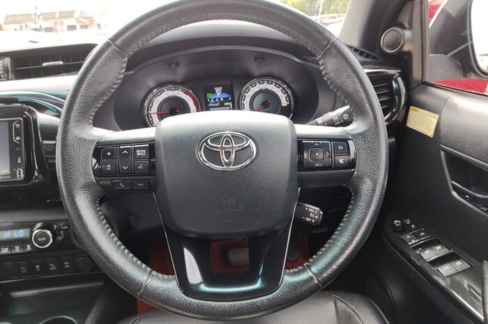 
TOYOTA HILUX DOUBLE CABIN 2018 full									