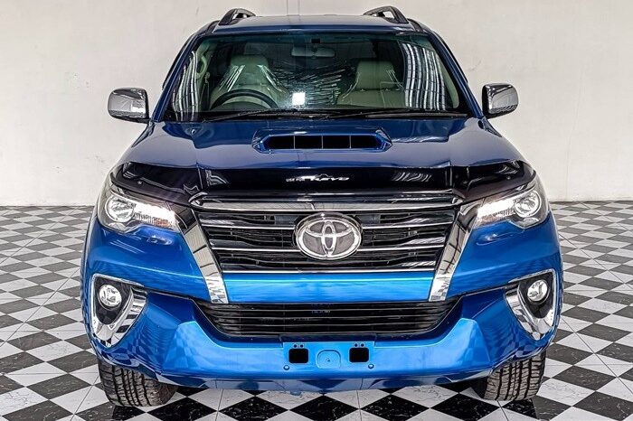 
2005 TOYOTA FORTUNER 3.0 4WD AT Blue full									