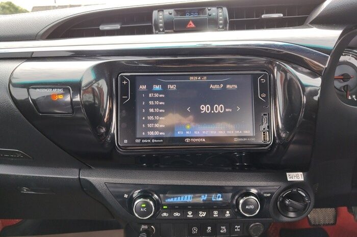 
TOYOTA HILUX DOUBLE CABIN 2018 full									