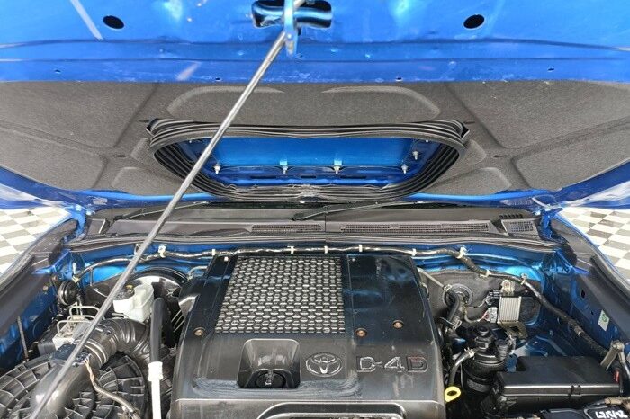 
2005 TOYOTA FORTUNER 3.0 4WD AT Blue full									