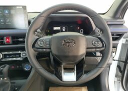 
BRAND NEW YARIS CROSS LUXURY 2025 full									