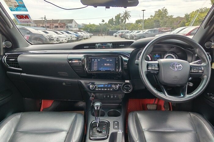 
TOYOTA HILUX DOUBLE CABIN 2018 full									