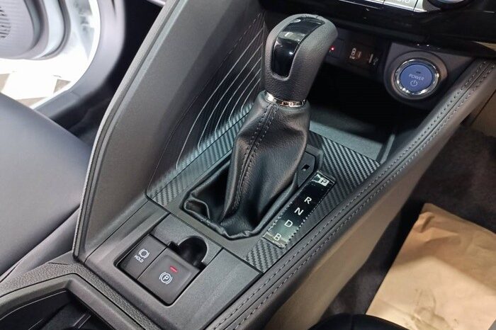 
BRAND NEW YARIS CROSS LUXURY 2025 full									