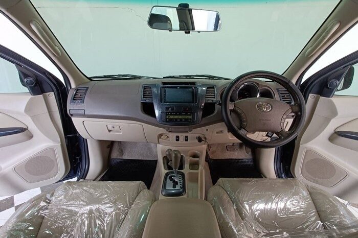 
2005 TOYOTA FORTUNER 2.7 4WD AT Dark Gray full									