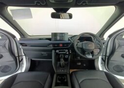 
BRAND NEW YARIS CROSS LUXURY 2025 full									