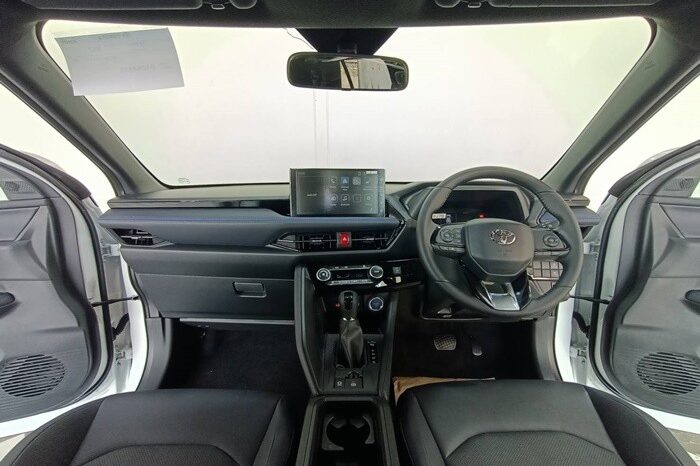 
BRAND NEW YARIS CROSS LUXURY 2025 full									