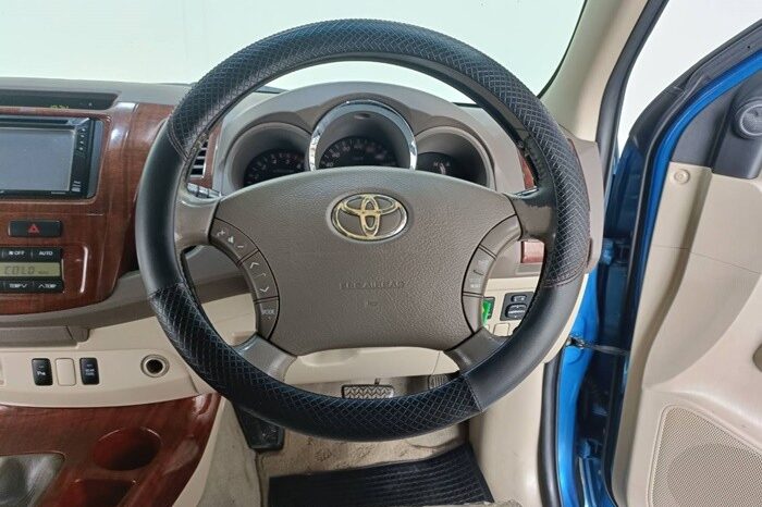 
2005 TOYOTA FORTUNER 3.0 4WD AT Blue full									
