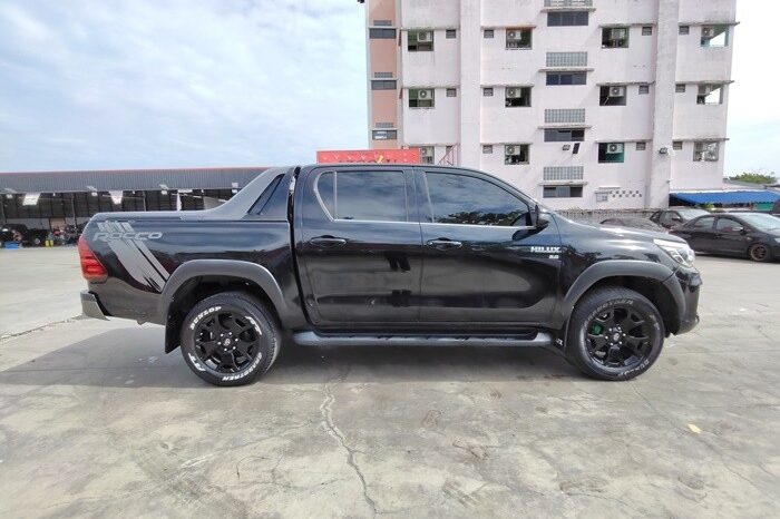 
TOYOTA HILUX DOUBLE CABIN 2018 full									