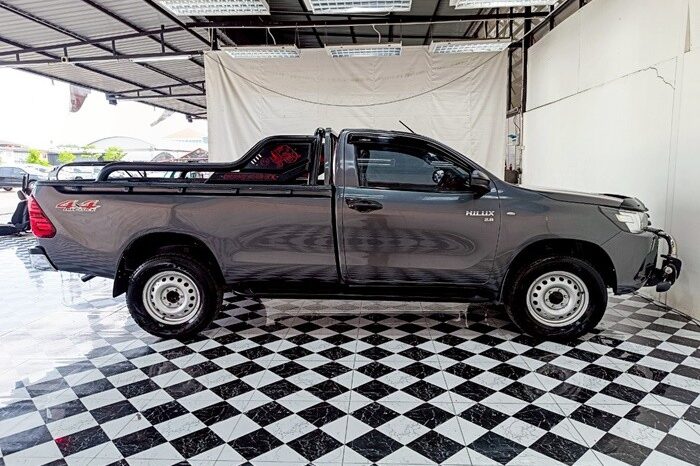 
TOYOTA HILUX SINGLE CAB 4WD 2018 full									