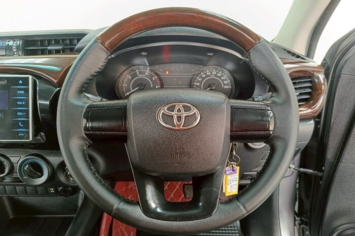 
TOYOTA HILUX SINGLE CAB 4WD 2018 full									