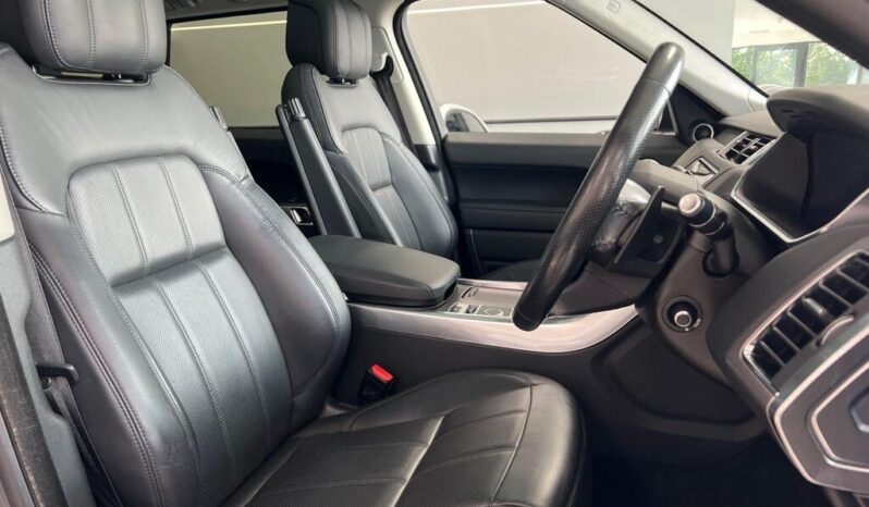 
Land Rover Range Rover Sport 3.0 SD V6 HSE Auto 4WD Euro 6 (s/s) 5dr full									