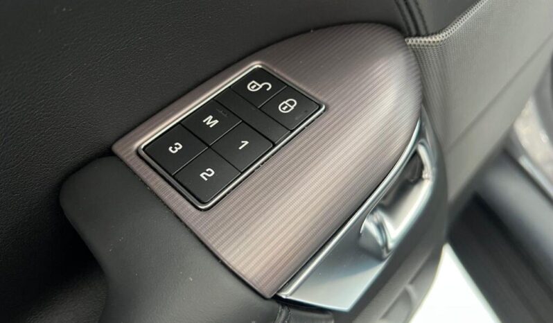
Land Rover Range Rover Sport 3.0 SD V6 HSE Auto 4WD Euro 6 (s/s) 5dr full									