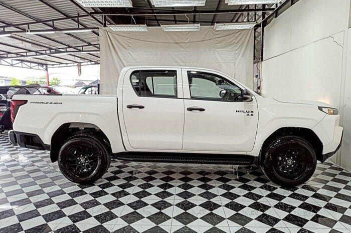 
2025 TOYOTA HILUX TRAVO DOUBLE CAB PRERUNNER 2.8 PREMIUM full									