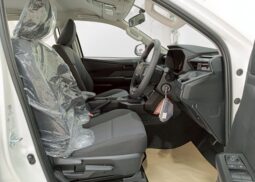 
2025 TOYOTA HILUX TRAVO DOUBLE CAB PRERUNNER 2.8 PREMIUM full									