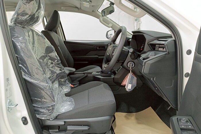 
2025 TOYOTA HILUX TRAVO DOUBLE CAB PRERUNNER 2.8 PREMIUM full									