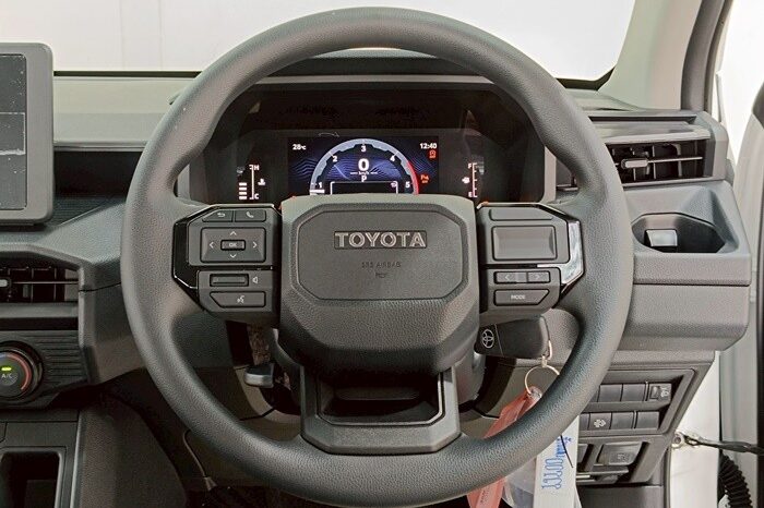 
2025 TOYOTA HILUX TRAVO DOUBLE CAB PRERUNNER 2.8 PREMIUM full									