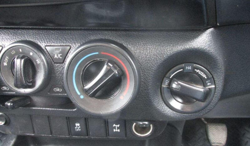 
TOYOTA HILUX Active 2.4 4X4 D-4D Single Cab 2018 full									