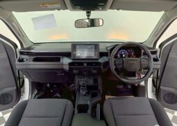 
2025 TOYOTA HILUX TRAVO DOUBLE CAB PRERUNNER 2.8 PREMIUM full									