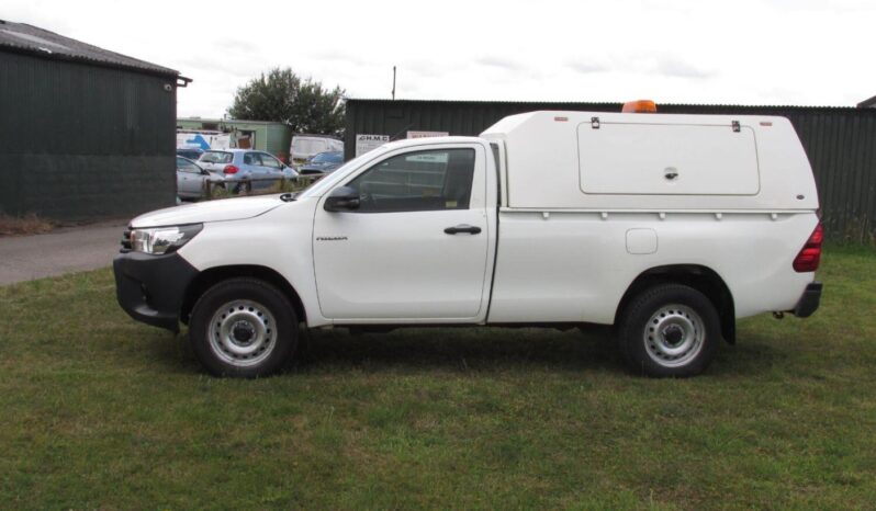 
TOYOTA HILUX Active 2.4 4X4 D-4D Single Cab 2018 full									