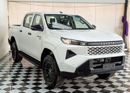 
2025 TOYOTA HILUX TRAVO DOUBLE CAB PRERUNNER 2.8 PREMIUM full									