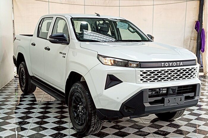 
2025 TOYOTA HILUX TRAVO DOUBLE CAB PRERUNNER 2.8 PREMIUM full									