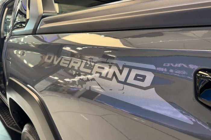 
2025 TOYOTA HILUX TRAVO OVERLAND PLUS 2.8 4WD AT Dark Gray full									