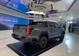 
2025 TOYOTA HILUX TRAVO OVERLAND PLUS 2.8 4WD AT Dark Gray full									