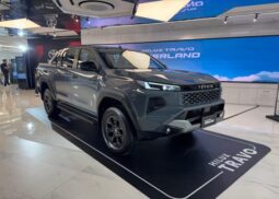 
2025 TOYOTA HILUX TRAVO OVERLAND PLUS 2.8 4WD AT Dark Gray full									