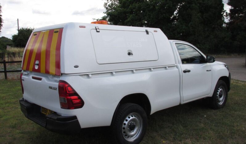 
TOYOTA HILUX Active 2.4 4X4 D-4D Single Cab 2018 full									