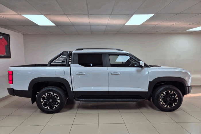 
BYD SHARK 6 1.5 4WD AT White full									