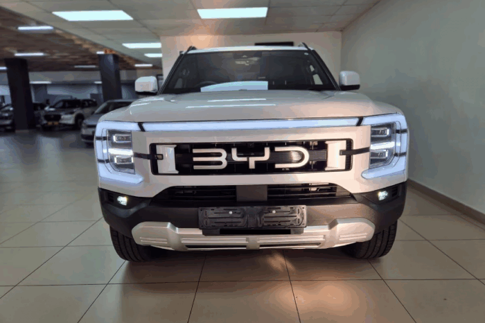 
BYD SHARK 6 1.5 4WD AT White full									