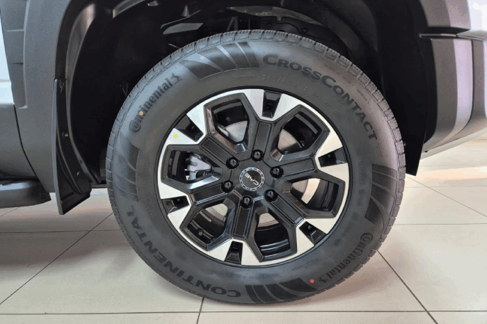 
BYD SHARK 6 1.5 4WD AT White full									