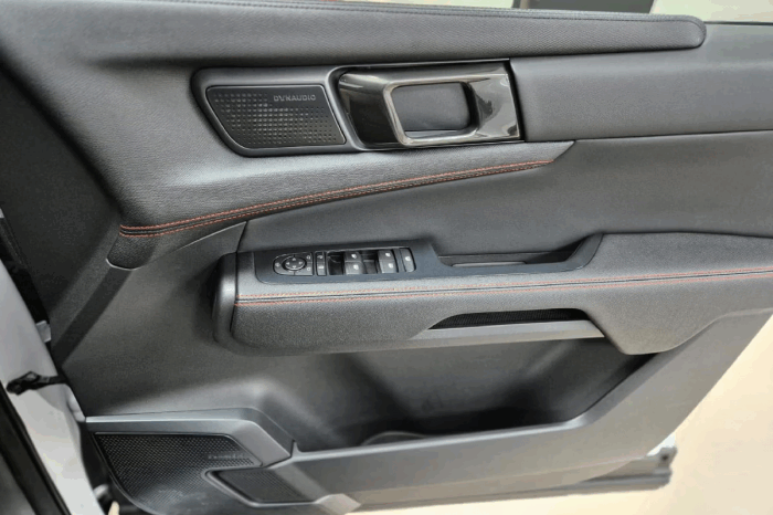 
BYD SHARK 6 1.5 4WD AT White full									