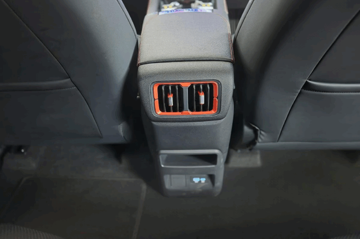 
BYD SHARK 6 1.5 4WD AT White full									