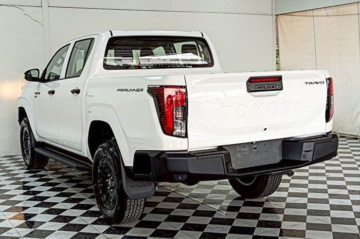 
2025 TOYOTA HILUX TRAVO DOUBLE CAB PRERUNNER 2.8 PREMIUM full									