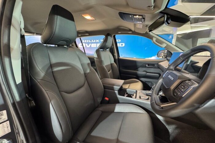 
2025 TOYOTA HILUX TRAVO OVERLAND PLUS 2.8 4WD AT Dark Gray full									