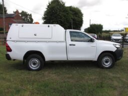 
TOYOTA HILUX Active 2.4 4X4 D-4D Single Cab 2018 full									