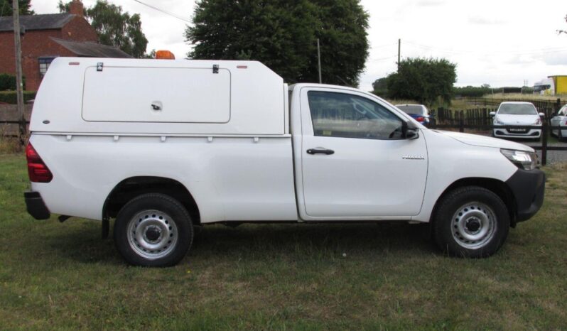 
TOYOTA HILUX Active 2.4 4X4 D-4D Single Cab 2018 full									