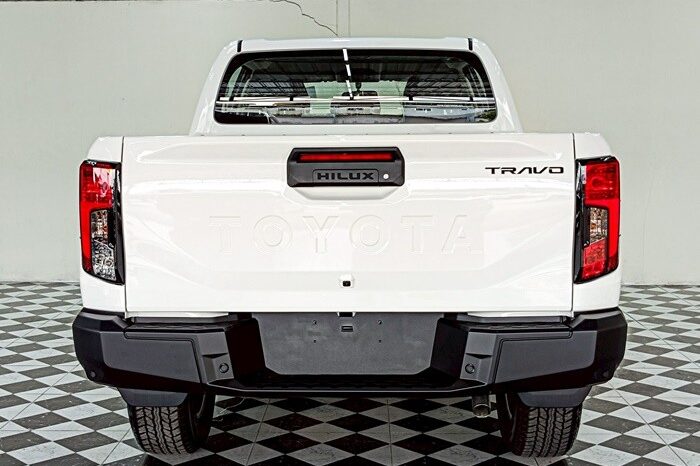 
2025 TOYOTA HILUX TRAVO DOUBLE CAB PRERUNNER 2.8 PREMIUM full									