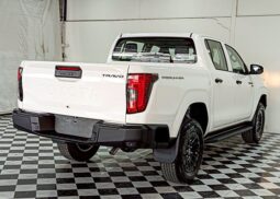 
2025 TOYOTA HILUX TRAVO DOUBLE CAB PRERUNNER 2.8 PREMIUM full									