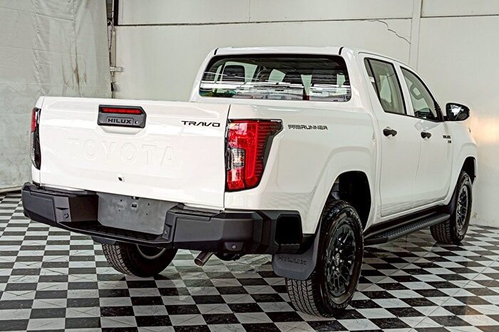 
2025 TOYOTA HILUX TRAVO DOUBLE CAB PRERUNNER 2.8 PREMIUM full									