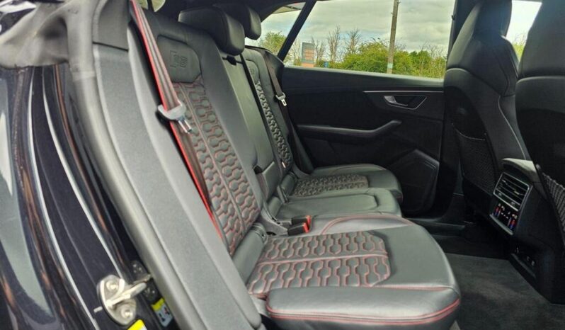 
AUDI RSQ8 Carbon Black full									